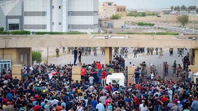 محتجو العراق ينقلبون على إيران