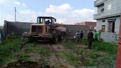 زراعة المنيا تزيل 279 حالة تعدٍ علي الأراضي الزراعية بالمنيا