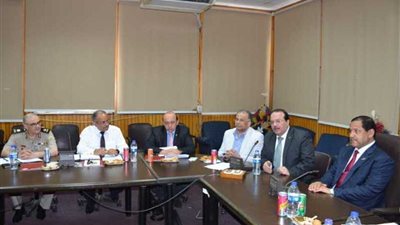 محافظ الغربية يشهد اجتماع اللجنة الطبية بكلية الطب