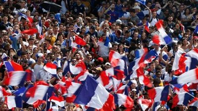 احتشاد فرنسي - كرواتي لاستقبال بطل ووصيف كأس العالم