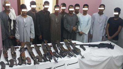 القبض على 411 من العناصر الخطرة خلال حملات الداخلية على البؤر الإجرامية بقنا