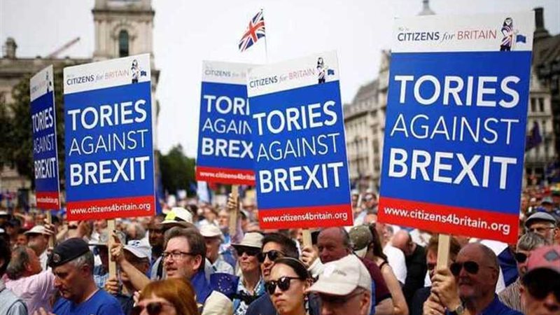 ماي تحذر من انهيار