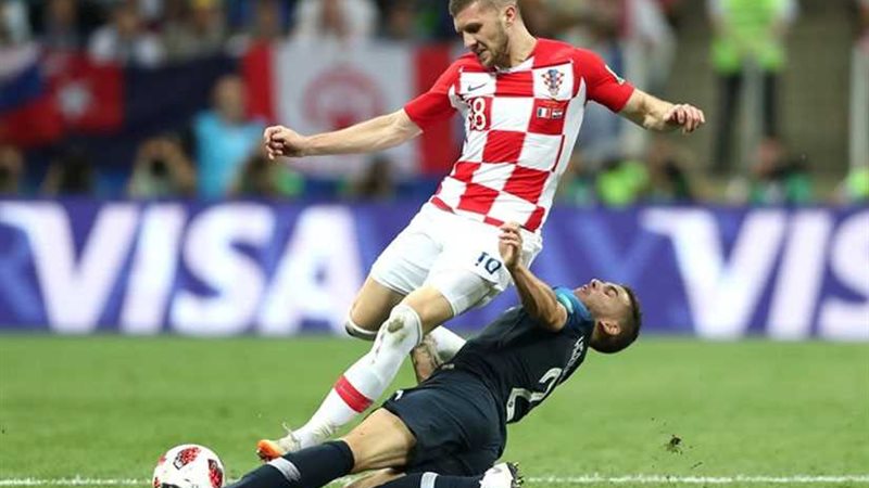 فرنسا تتقدم على كرواتيا