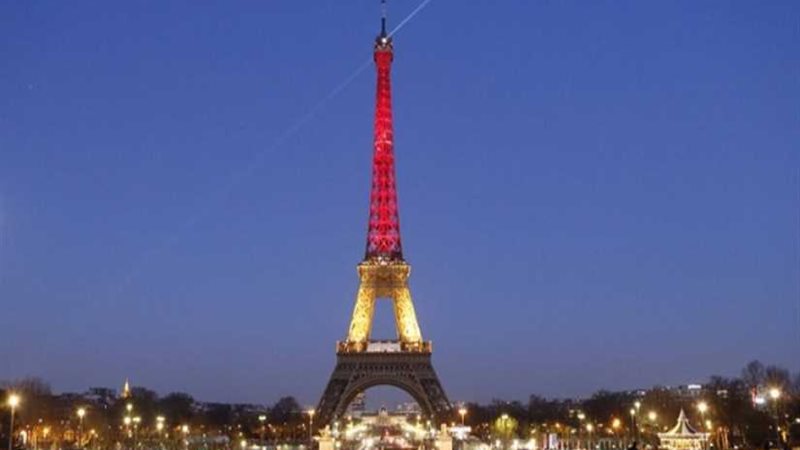 إضاءة برج إيفل وقوس