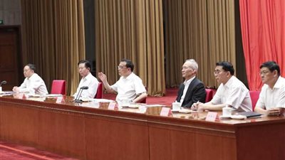 مجلس الدولة الصيني يؤكد أهمية تحسين بيئة الأعمال