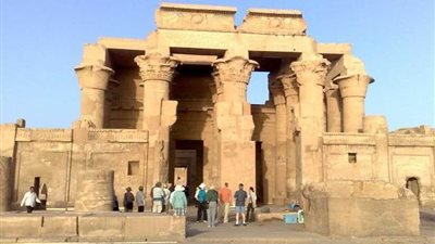 ​​الآثار: اكتشاف أقدم ورشة لصناعة الفخار في الدولة القديمة بمعبد كوم أمبو