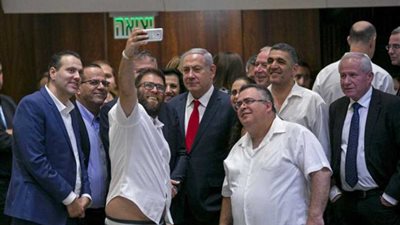 نتنياهو يُمْلي وزراءه ما يقولونه بشأن قانون القومية العنصري