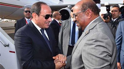 استقبال الرئيس البشير للرئيس السيسي