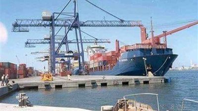تداول 25 سفينة حاويات وبضائع عامة بموانيء بورسعيد