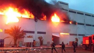 السيطرة على حريق مصنع ملابس بالبحيرة
