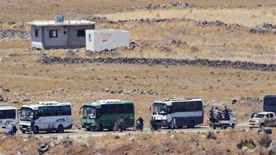 خروج 55 حافلة تقل مسلحين وعوائلهم من ريف القنيطرة