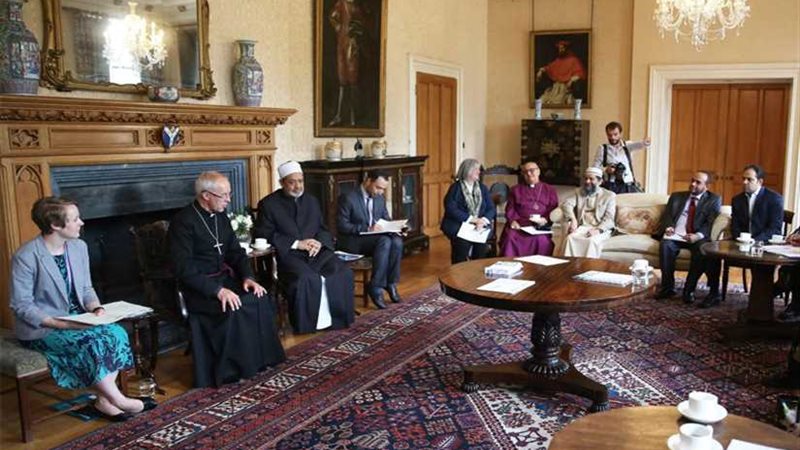 الإمام الأكبر يلتقي