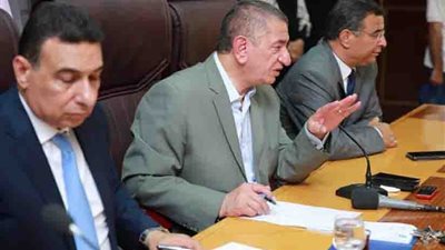 محافظ كفرالشيخ يبحث عددا من شكاوى وطلبات المواطنين