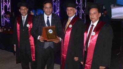 معهد الإسكندرية العالي للإعلام يكرم الإعلامي أحمد رجب