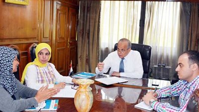 محافظ القليوبية يبحث إنشاء خريطة صناعية