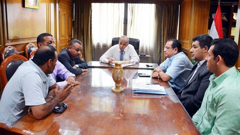 محافظ القليوبية يبحث