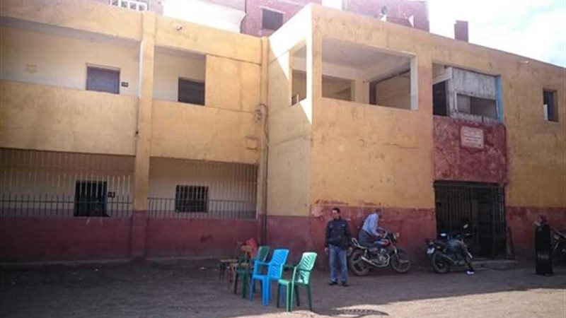 مخالفات بالجملة بمدرسة