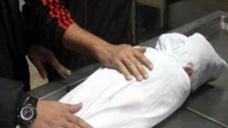 مصرع طفل سقط من أعلى