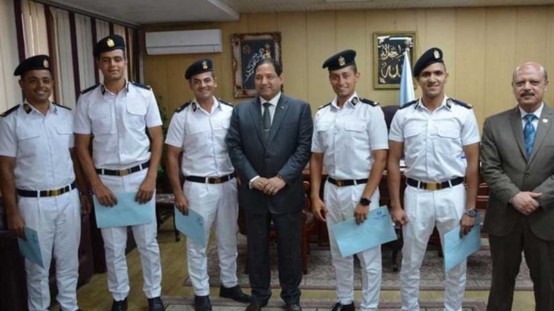 محافظ الغربية يكرّم