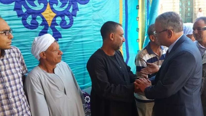 محافظ المنيا يعزي