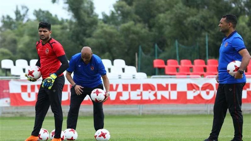 تدريبات شاقة لحراس