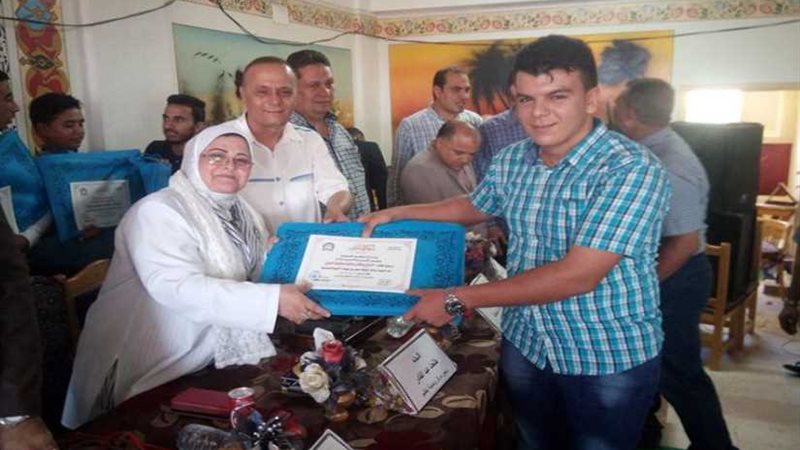 تعليم كفر الشيخ يكرّم