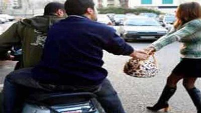 ضبط تشكيل عصابي لسرقة الدراجات البخارية وحقائب السيدات ببني سويف