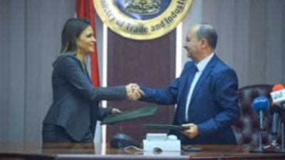 وزيرا الاستثمار والتجارة يوقعان قرار بتشكيل لجنة لتعزيز الاستثمار بالصناعة