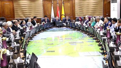 مكافآت مالية للعاملين وإعفاء الأبطال من الرسوم بجامعة بني سويف