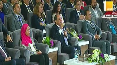 السيسي: نحتاج تحركًا قويًا لإعادة صياغة الشخصية المصرية لتتطور (فيديو)