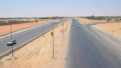 محافظ الإسماعيلية يتفقد محور 