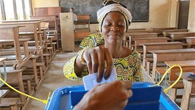 بدء التصويت في أول انتخابات رئاسية في زيمبابوي بعد تنحية موجابي