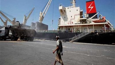 التحالف: الحوثيون يعرقلون حركة الملاحة بميناء الحديدة