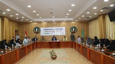 تسليم 25 شهادة أمان لأرامل ومطلقات المنوفية