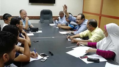 اجتماع تنسيقي استعدادًا لأعمال الصرف الصحي بكفر الدوار