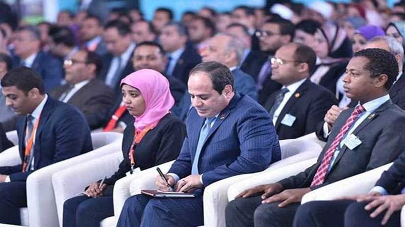 السيسي لمتحدث شاب: