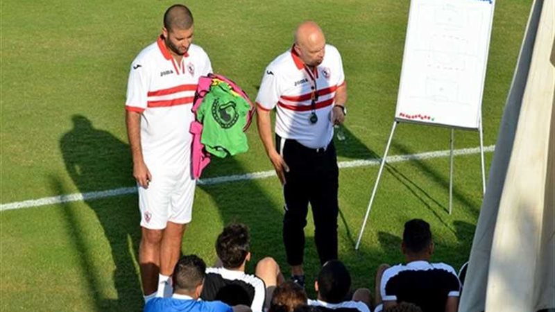 جروس يجتمع باللاعبين