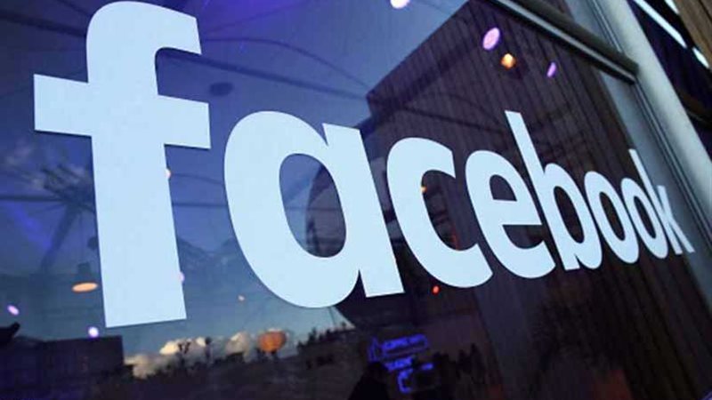 فيسبوك يغلق حسابات