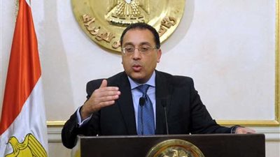 مجلس الوزراء يوافق على مد الإعارات والإجازات للعاملين بالخارج