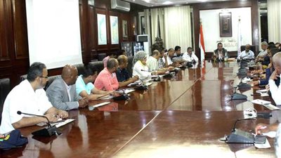 محافظ الأقصر يناقش سبل تطبيق الهوية المصرية تنفيذاً لتوصيات مؤتمر الشباب