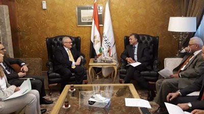 وزير النقل يستقبل السفير الإيطالي لبحث التعاون في السكك الحديد والمترو