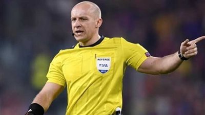 البولندي مارتشينياك حكمًا للقاء السوبر الأوروبي