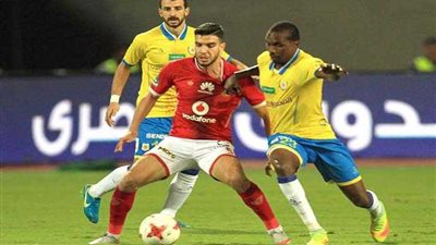 التعادل السلبي يفرض كلمته على الشوط الأول بموقعة الأهلي والإسماعيلي