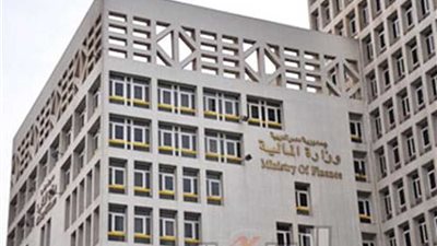 الحكومة تنفي مرورها بأزمة مالية وتؤكد تسدد كافة الديون المستحقة علينا