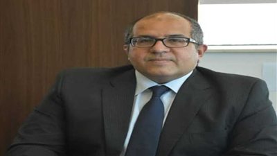 رئيس القطاع التجارى لشركة 