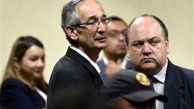 الإفراج عن رئيس جواتيمالا الأسبق بكفالة مالية بعد اتهامه بالفساد