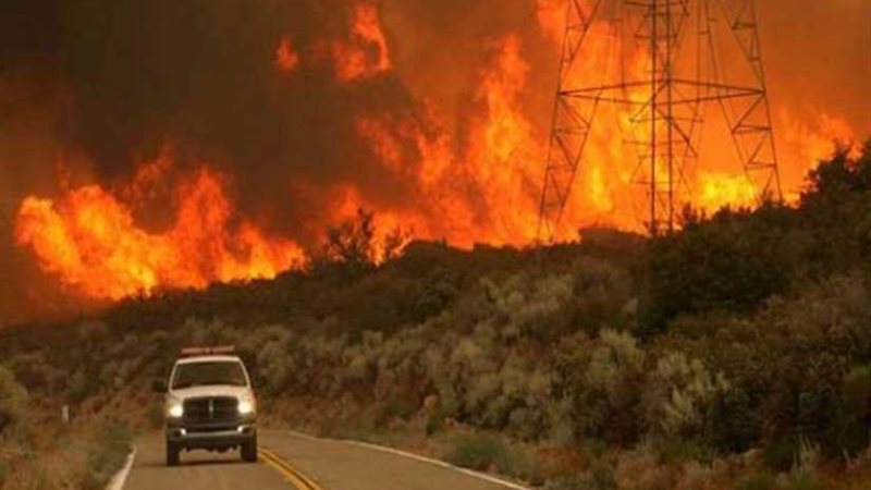 حكومة اليونان تواجه