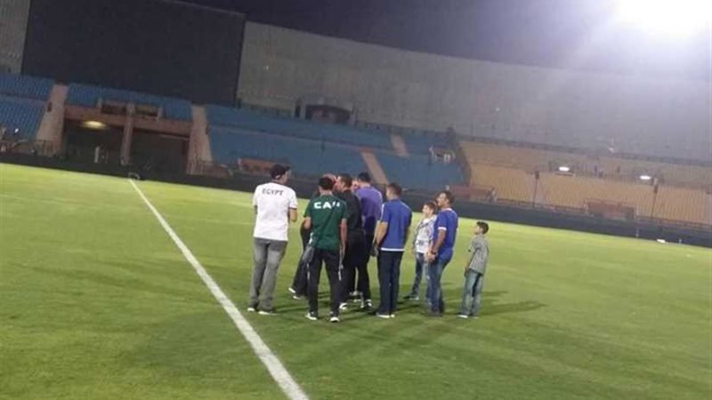 كارتيرون يعاين أرض