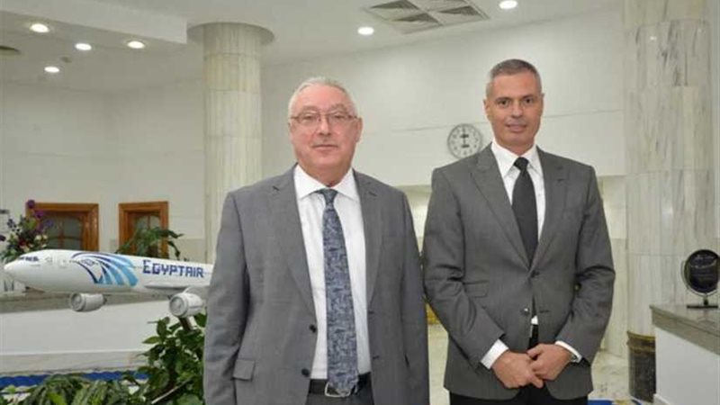 رئيس الشركه القابضة