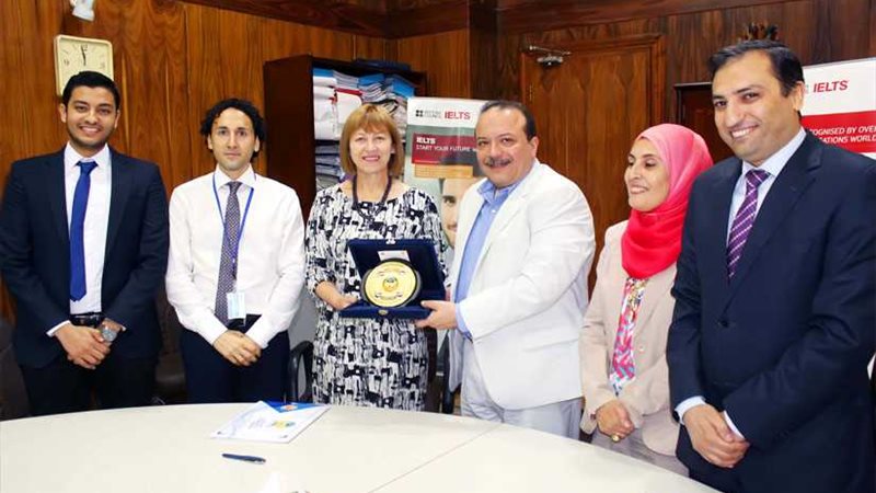 رئيس جامعة طنطا يستقبل